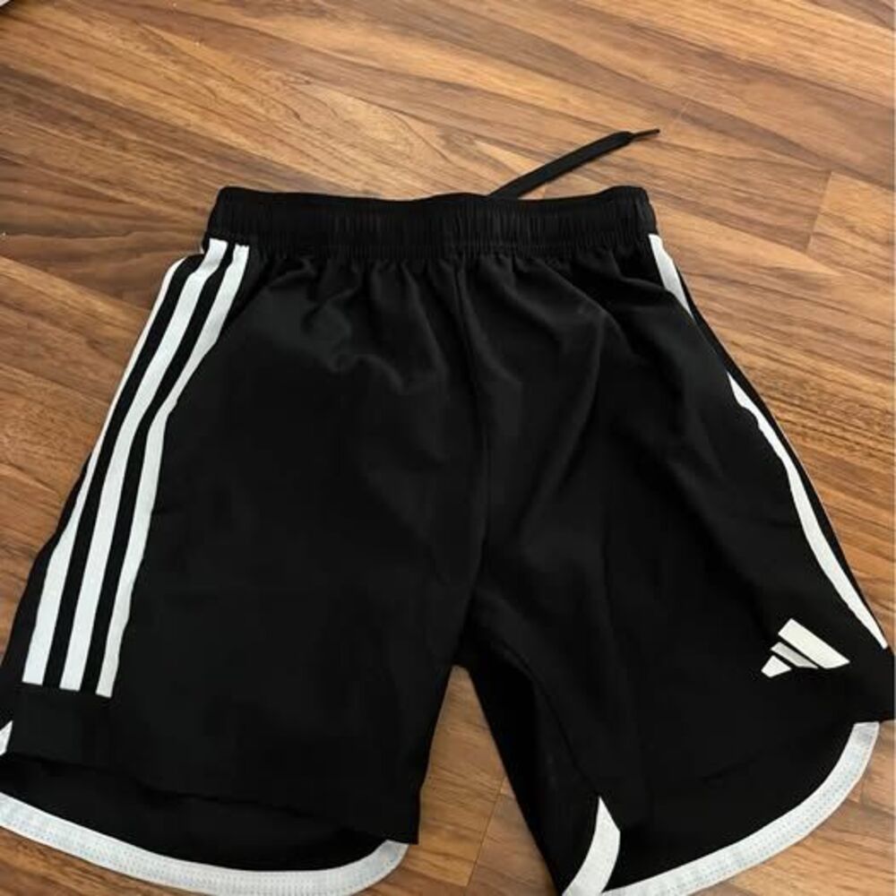 adidas Athletic Shorts youth L